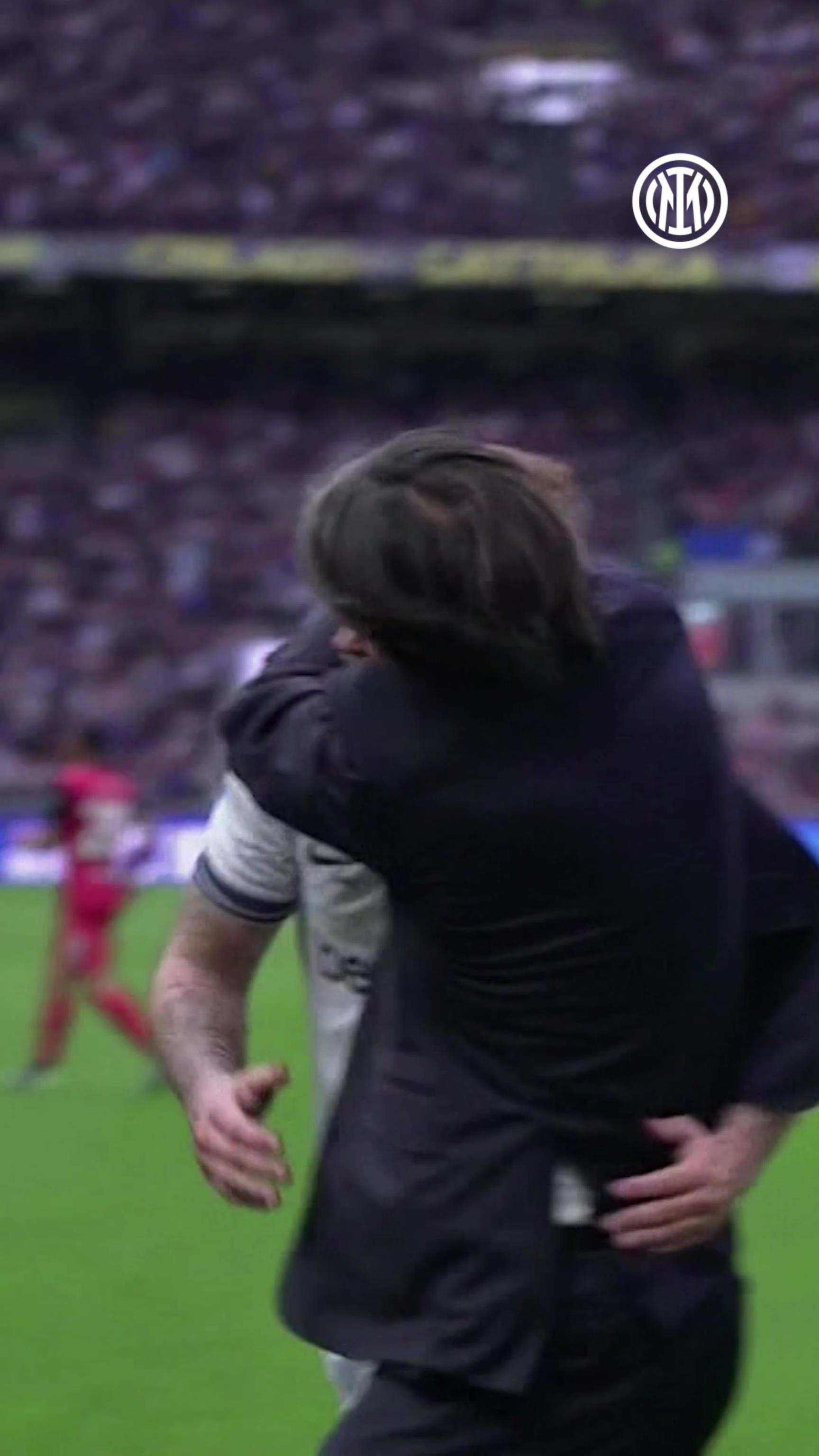 太銷魂，網(wǎng)友：阿瑙托維奇這腳傳球的確值得小因又摟又親