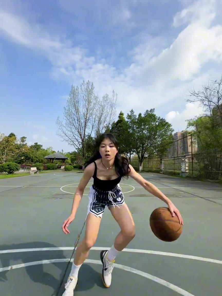 看著有點(diǎn)實(shí)力，敢背打我不？